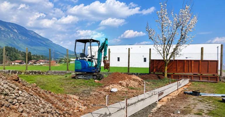 Costruzione muretto di cinta